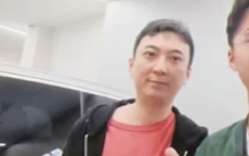 秀智与王安宇孙千共赴晚宴，甜蜜合照曝光