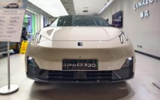 领克语音误关大灯致撞车 高管回应