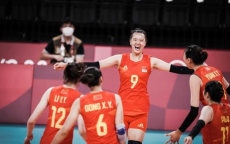 郎平神秘访美赛场，力破与爱徒传闻！